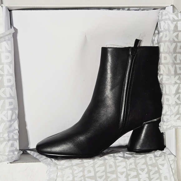 DKNY Ankle Boots Booties 9.5 Black Leather & Silver Caleena Heeled Boots NIB - Picture 5 of 6